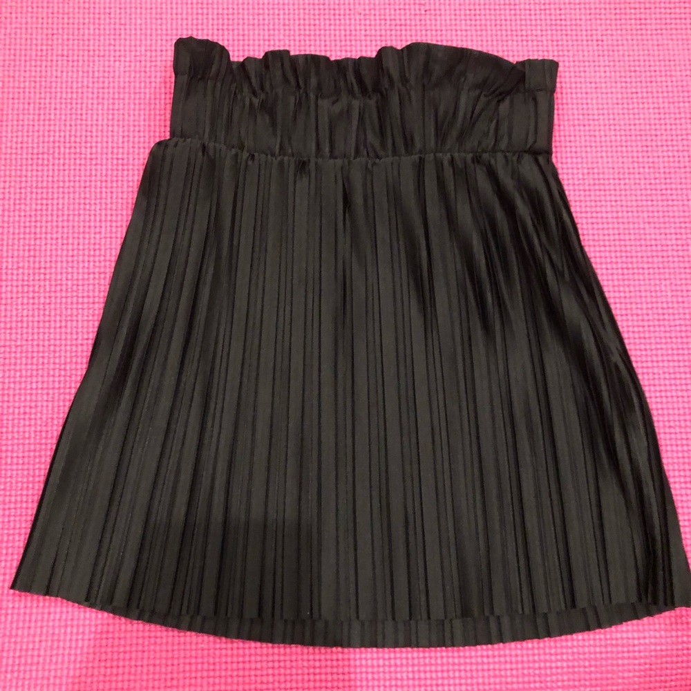 ZARA black swingy/flowy skirt, size SMALL